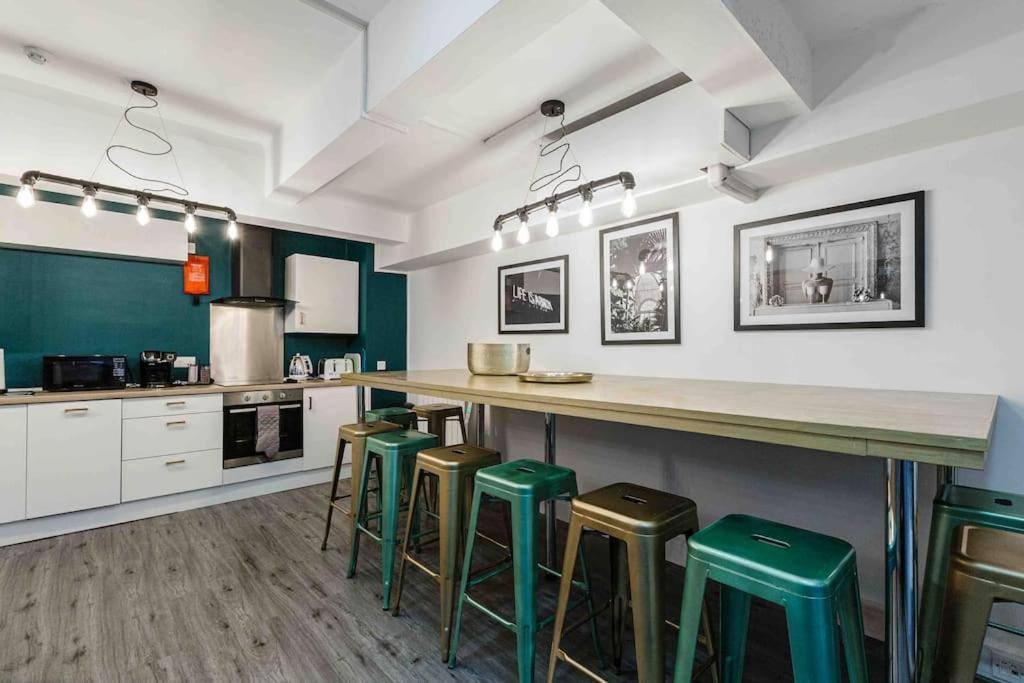 Vip City Centre Apartment With Secure Free Parking Liverpool Exterior photo